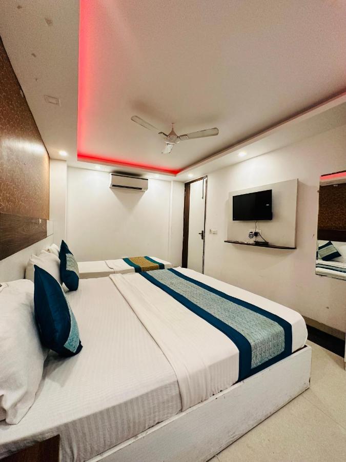 Palm Majestic At Airport Hotel New Delhi Exterior photo