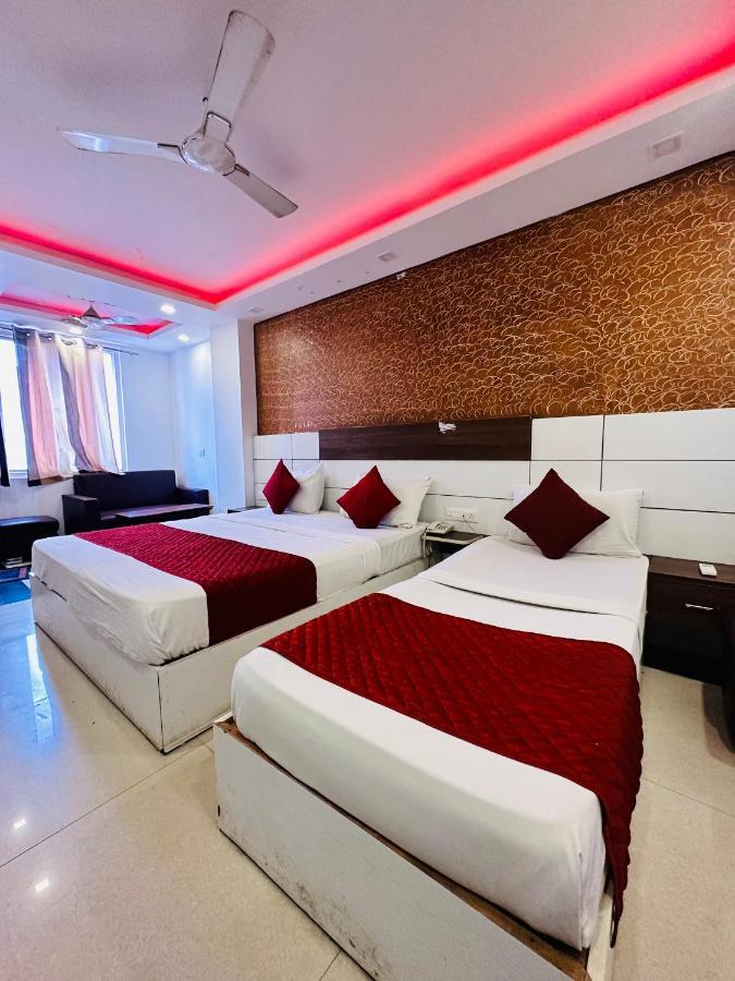 Palm Majestic At Airport Hotel New Delhi Exterior photo