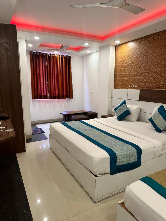 Palm Majestic At Airport Hotel New Delhi Exterior photo