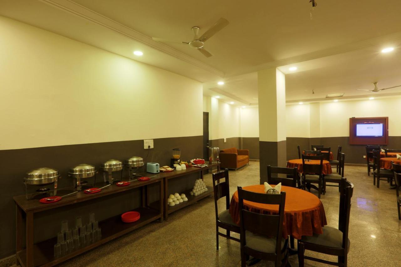 Palm Majestic At Airport Hotel New Delhi Exterior photo